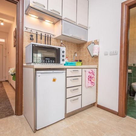 Apartmani Mrsic リサン エクステリア 写真