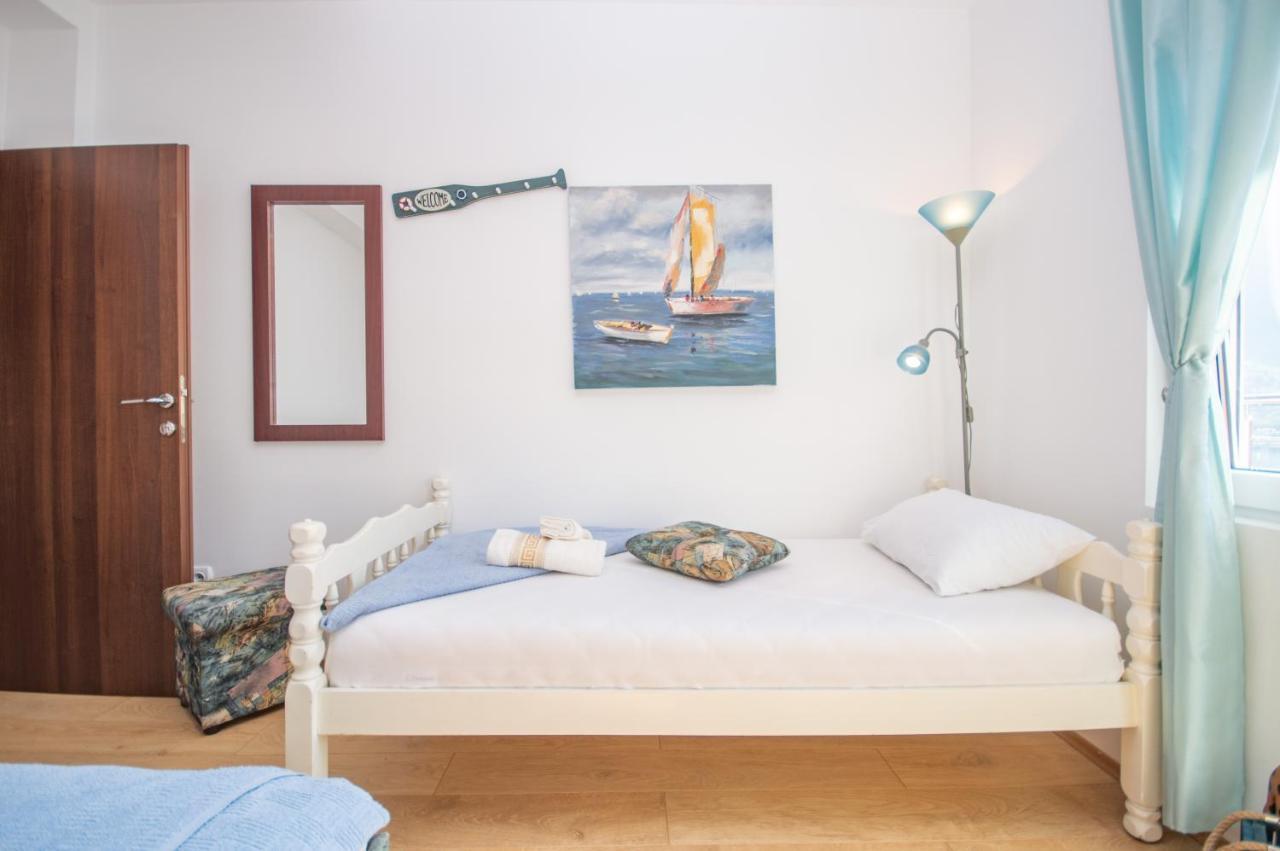 Apartmani Mrsic リサン エクステリア 写真